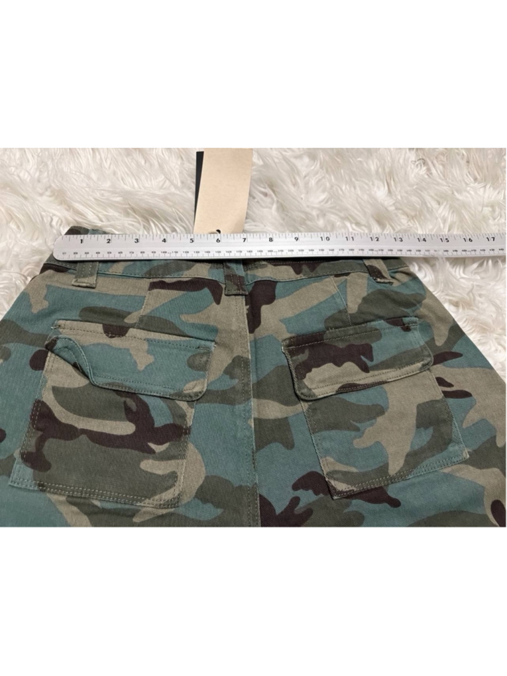 Flamingals Camo Print Roll Hem Flap Pocket Mid Rise Cargo Shorts Small - Picture 4 of 4